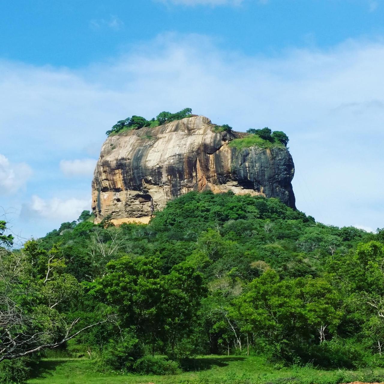 Rho Sigiriya Lake Edge Retreat Kibissa Екстер'єр фото